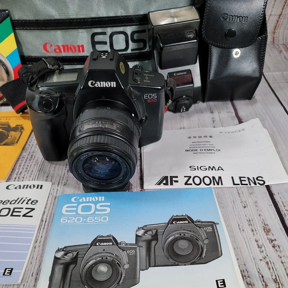 Canon EOS 620 650 SLR 35mm Film Camera with Sigma 28-70mms Flash Bag Accessories